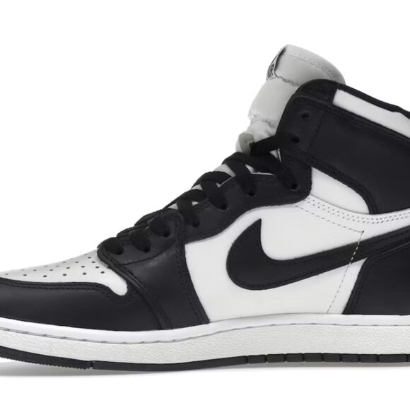 NEW NIKE AIR JORDAN 1 RETRO HIGH OG BLACK/WHITE-WHITE DZ5485 010 MENS SIZE 12 main image 5